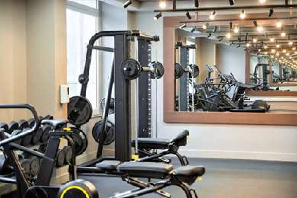 HILTON GARDEN INN LONDON LHR 8