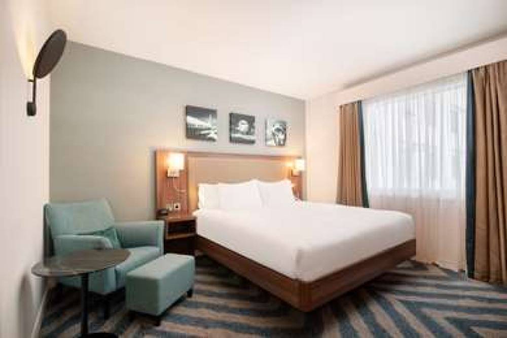 HILTON GARDEN INN LONDON LHR 10