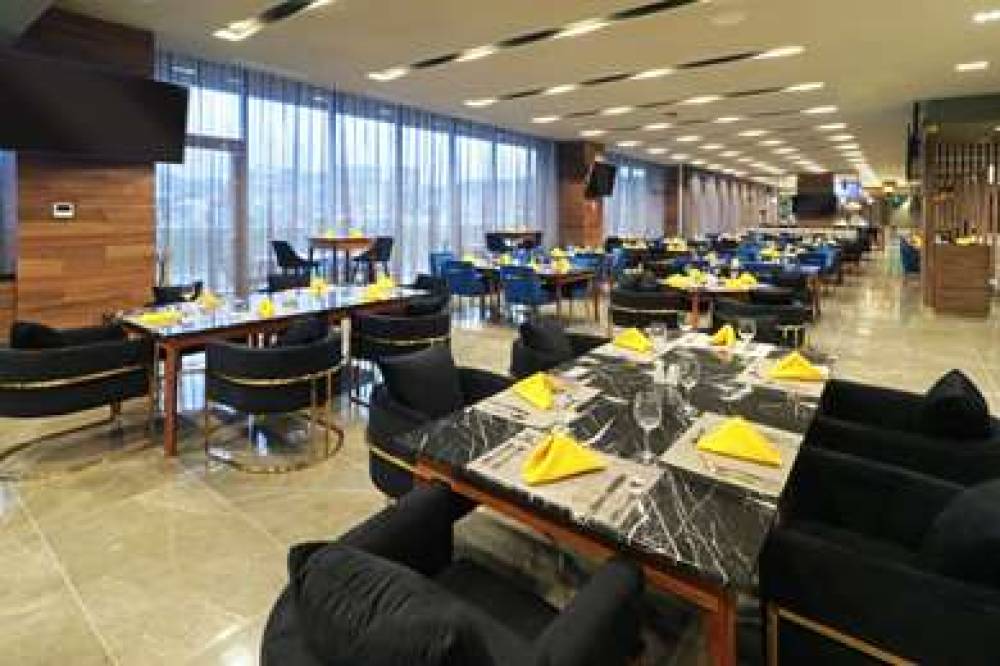 HILTON GARDEN INN MTY OBISPADO 8