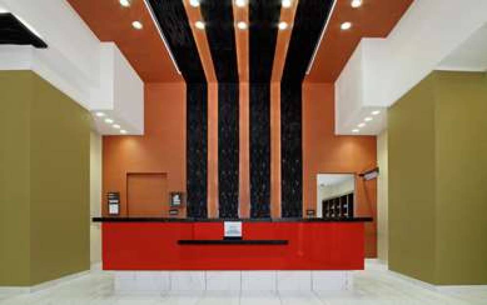 HILTON GARDEN INN NEW YORK/MIDTOWN 2