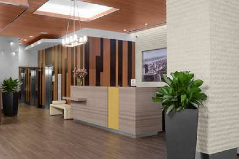 HILTON GARDEN INN NEW YORK/TIMES SQ 6