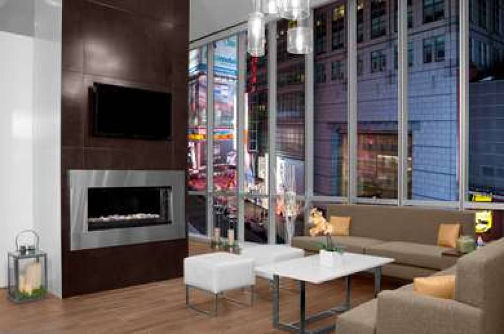 HILTON GARDEN INN NEW YORK/TIMES SQ 10