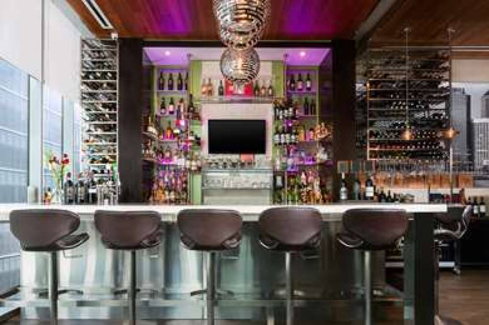HILTON GARDEN INN NEW YORK/TIMES SQ 8