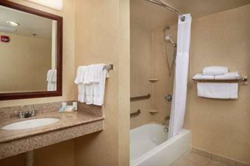 Hilton Garden Inn Newport News 4
