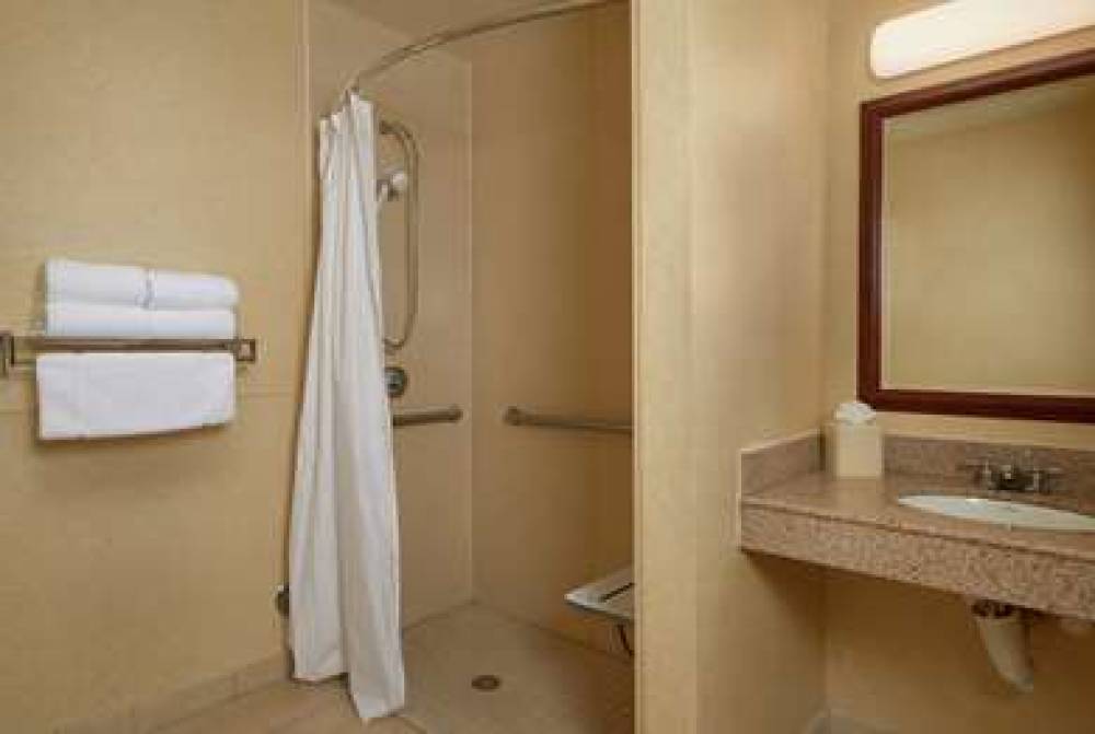 Hilton Garden Inn Newport News 8