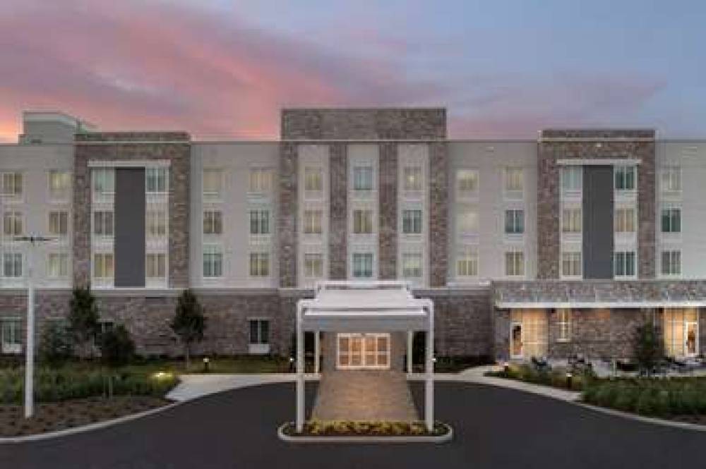 HILTON GARDEN INN PENSACOLA DT 1