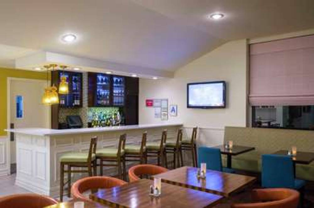 Hilton Garden Inn Queens/JFK Airport 2