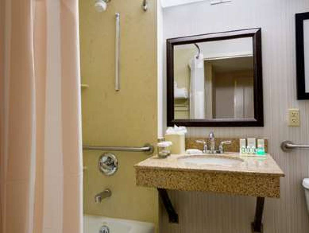 Hilton Garden Inn Queens/JFK Airport 9