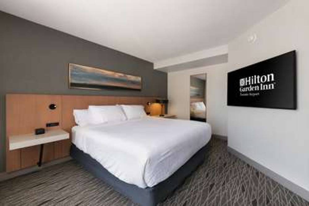 Hilton Garden Inn Toronto Airport 2