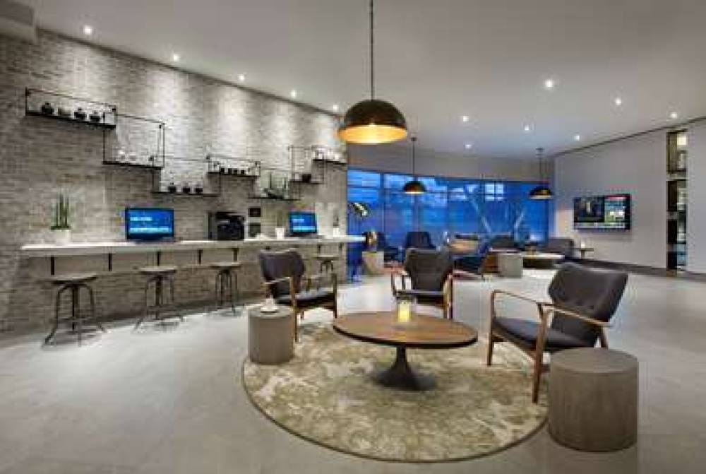 Hilton Garden Inn Toronto Airport 3