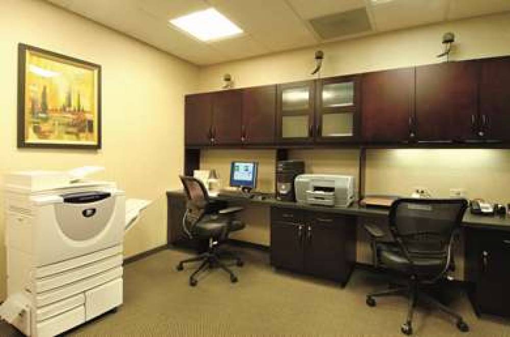Hilton Garden Inn Toronto Airport 6