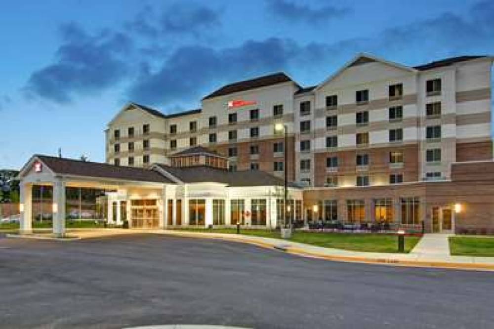 HILTON GARDEN INN WOODBRIDGE 1