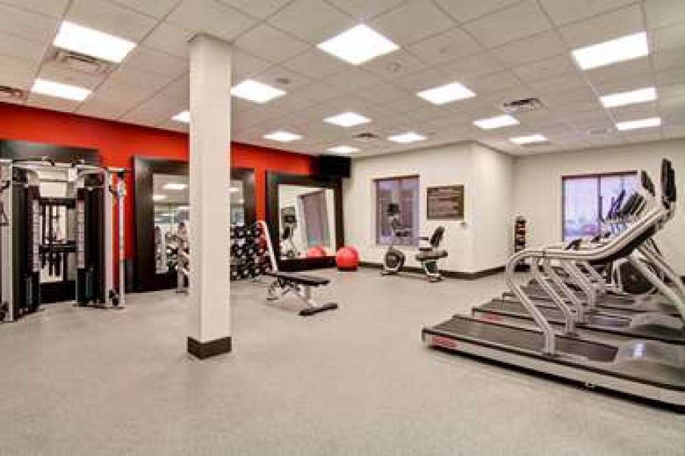 HILTON GARDEN INN WOODBRIDGE 7
