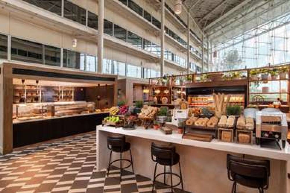 Hilton London Heathrow Airport 8