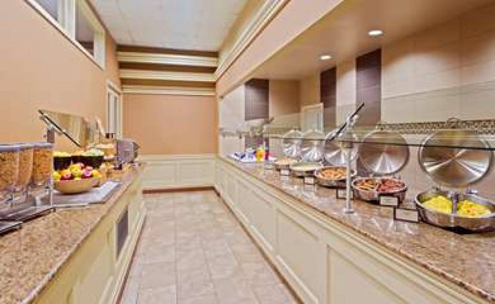 Hilton New Orleans Airport 9