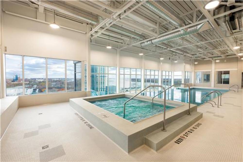 Hilton Niagara Falls/Fallsview Hotel &amp; Suites 5