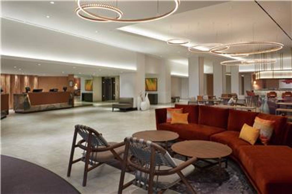 Hilton Toronto Airport Hotel &amp; Suites 6