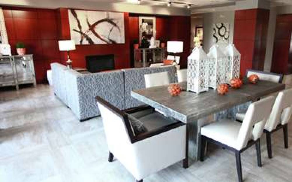 HLTN GARDEN INN DES MOINES AIRPORT 8