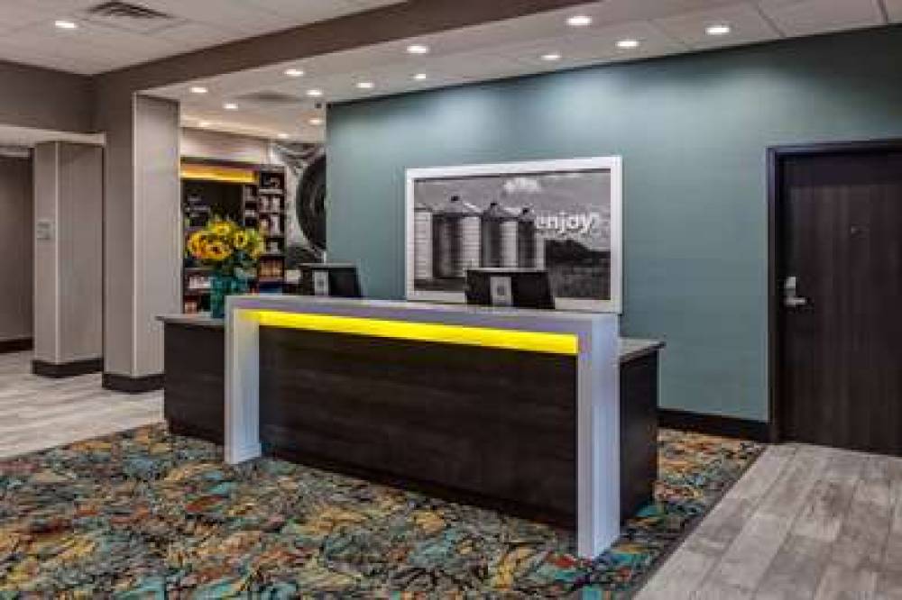 HMPTN STE-WICHITA/AIRPORT,KS 5