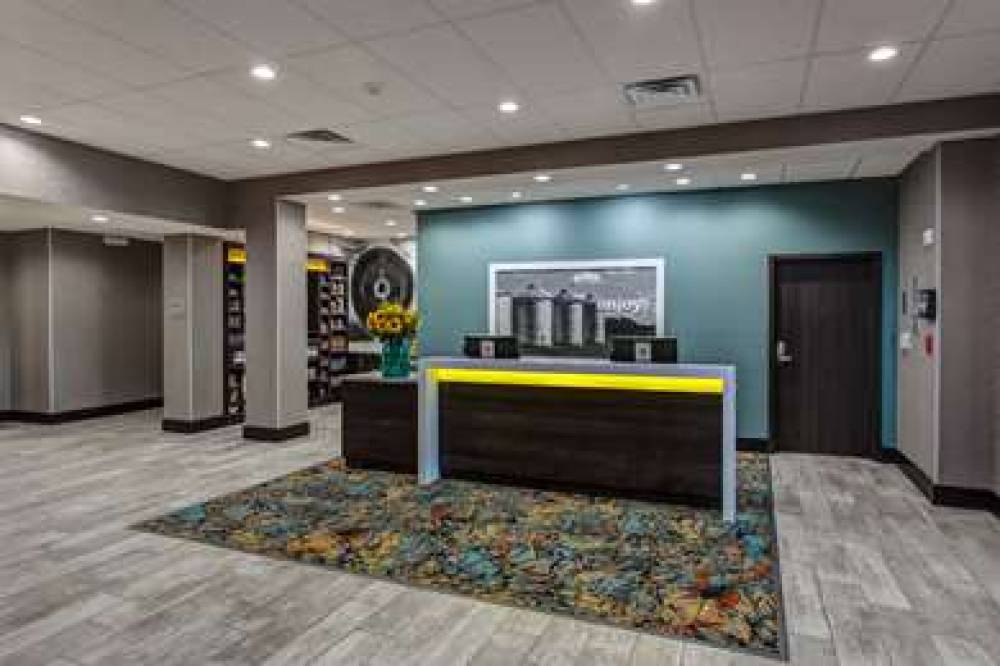 HMPTN STE-WICHITA/AIRPORT,KS 4