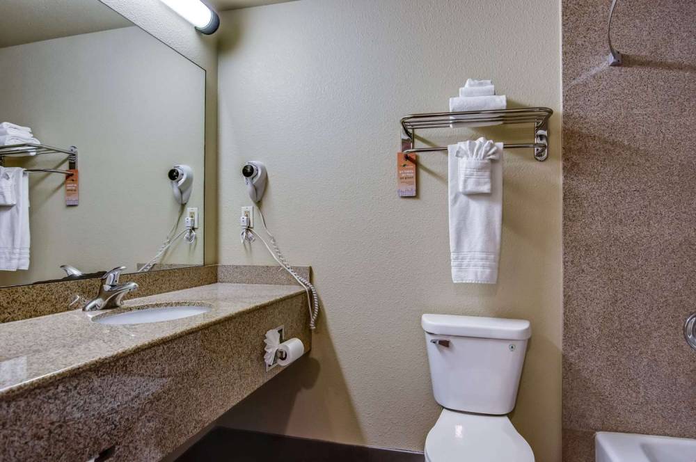 HOJO SUITES RESEDA 9
