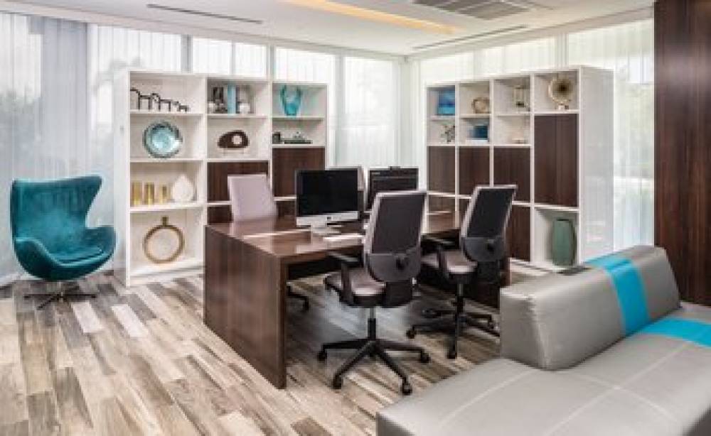 DOUBLETREE BY HILTON MIAMI NORTH 6