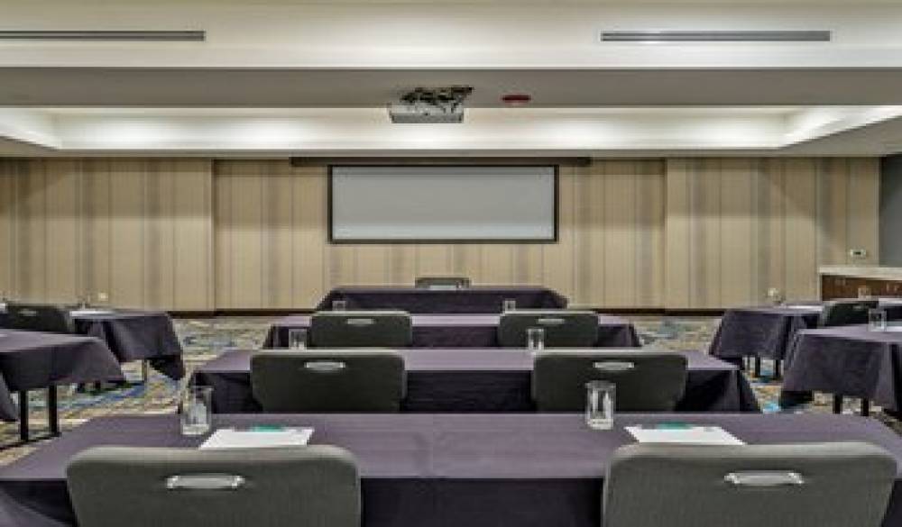HOLIDAY INN AIRPORT BY IHG 2