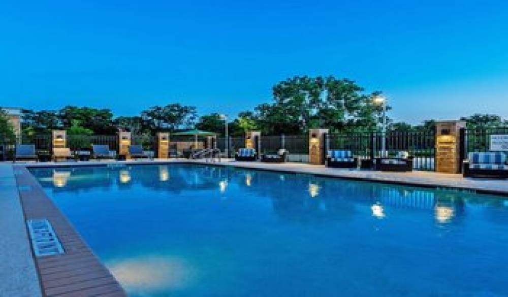 HOLIDAY INN AIRPORT BY IHG 6
