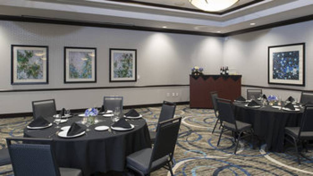 HOLIDAY INN AIRPORT 3