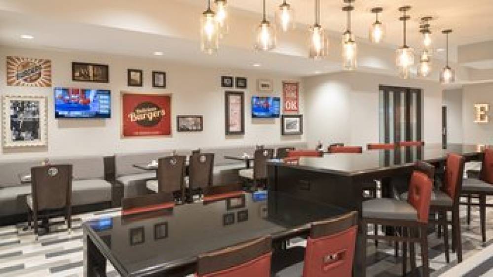 HOLIDAY INN AIRPORT 6