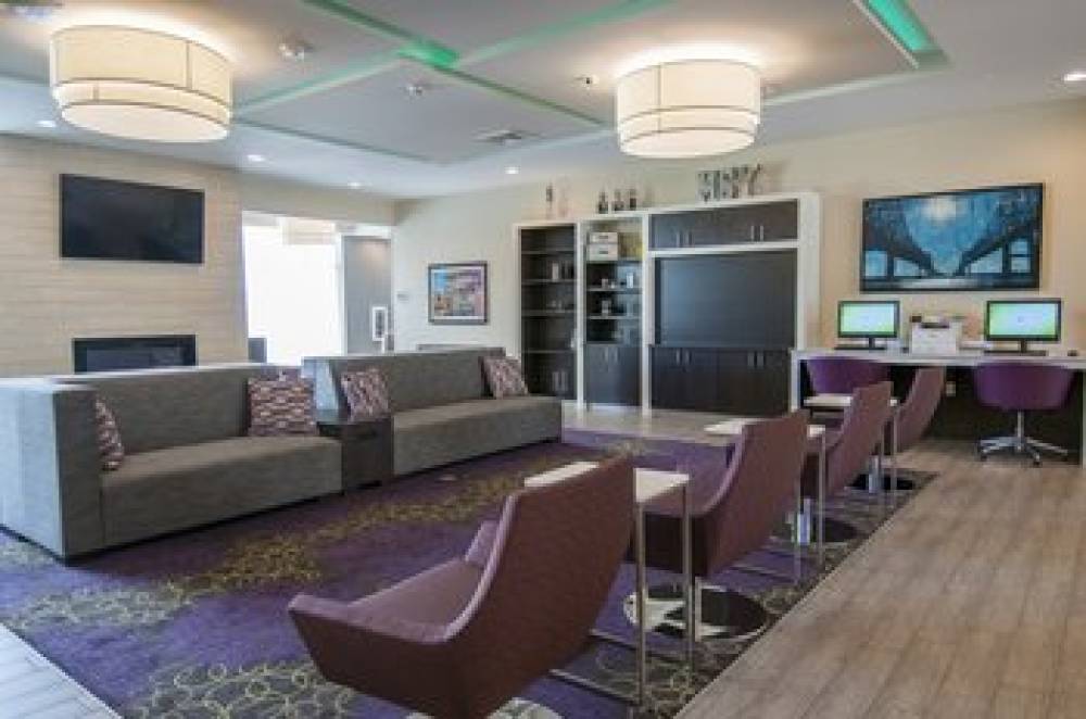 HOLIDAY INN AIRPORT NORTH 6
