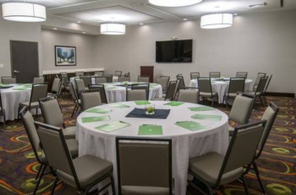 HOLIDAY INN AIRPORT NORTH 10
