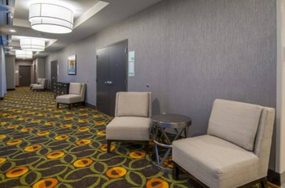 HOLIDAY INN AIRPORT NORTH 7