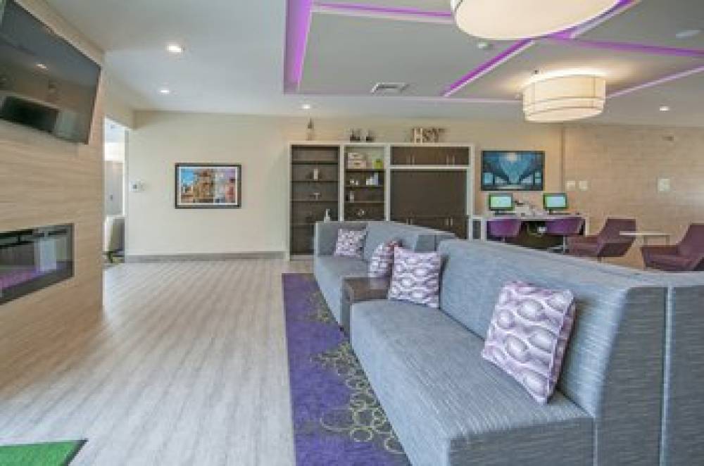 HOLIDAY INN AIRPORT NORTH 4