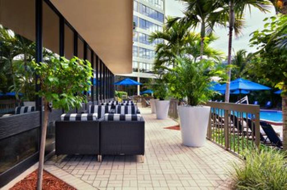 HOLIDAY INN AIRPORT-WEST 8