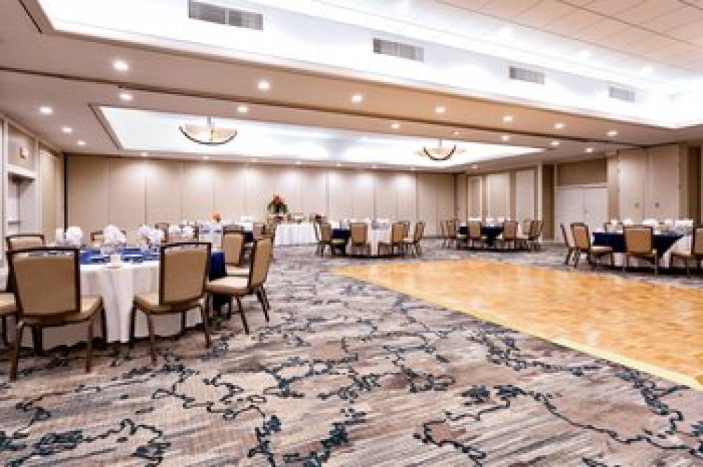 HOLIDAY INN AIRPORT-WEST 6