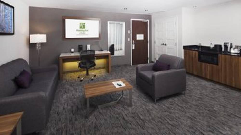 HOLIDAY INN AND STES CENTRE-VILLE O 6