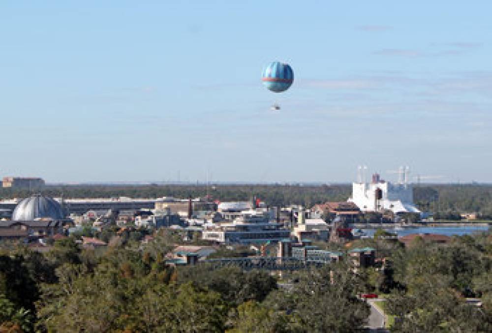 HOLIDAY INN AT DISNEY SPRINGS 5