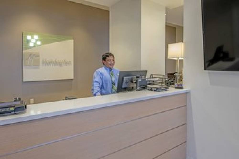 HOLIDAY INN AT DISNEY SPRINGS 4