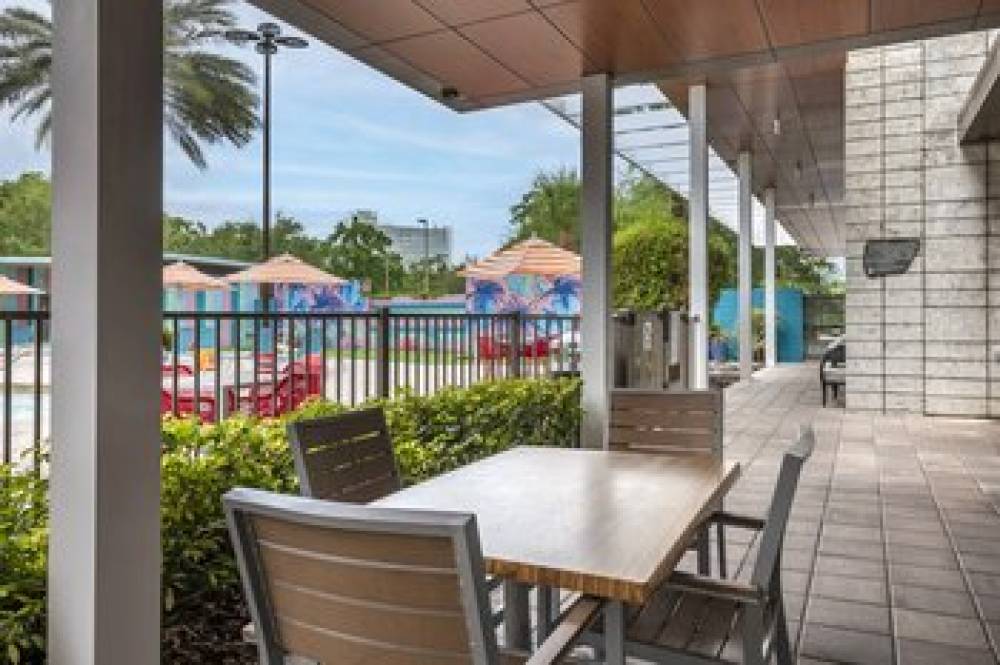 HOLIDAY INN AT DISNEY SPRINGS 2