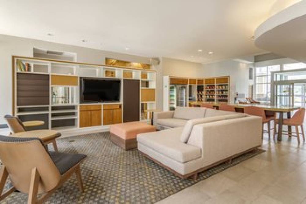 Holiday Inn ATLANTA-INFINITE ENERGY CENTER 5