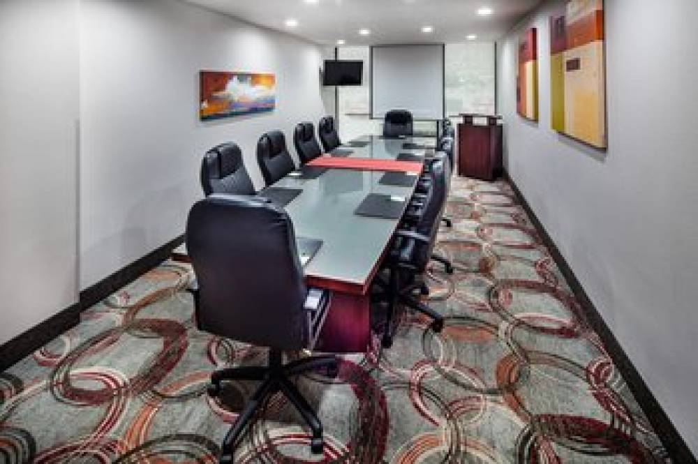 Holiday Inn ATLANTA-NORTHLAKE 4