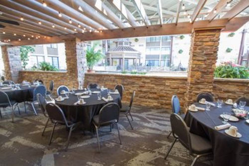 HOLIDAY INN ARPT SOUTH-MALL AR BY I 10