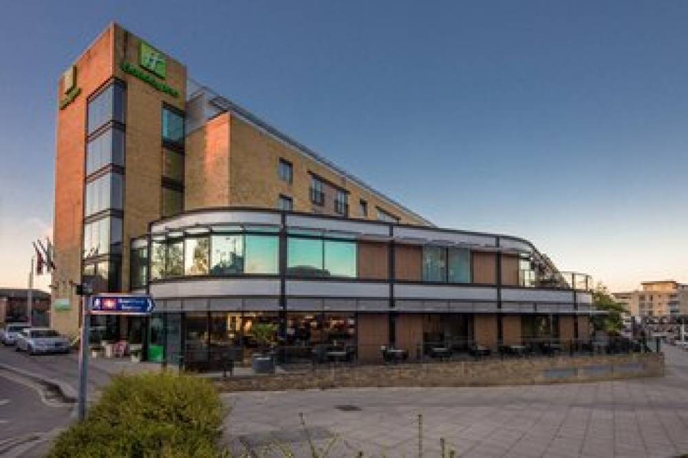 HOLIDAY INN BRENTFORD LOCK 1
