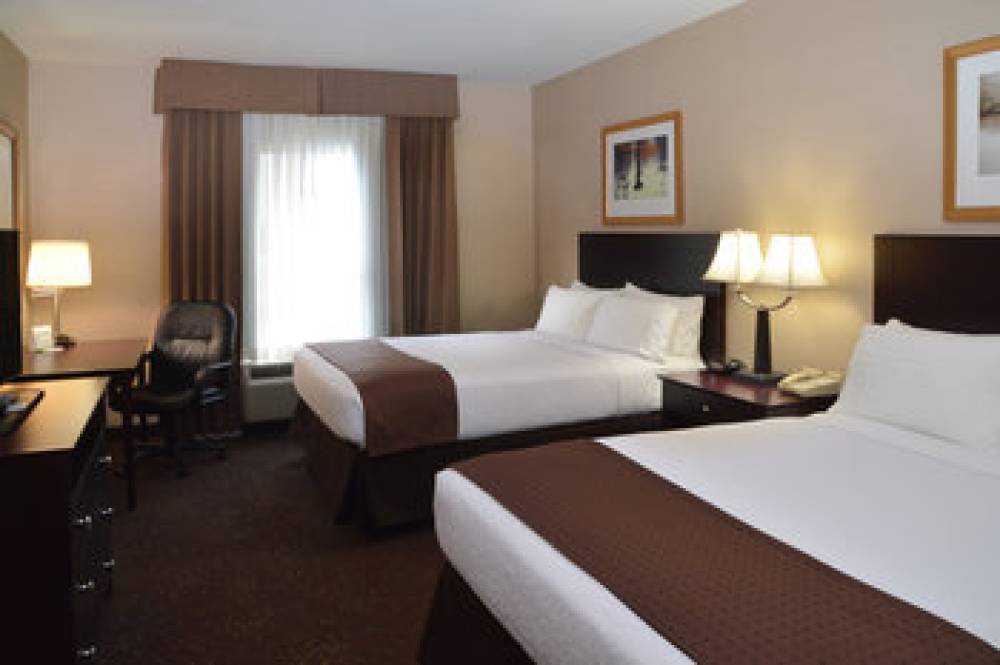 Holiday Inn CANTON (BELDEN VILLAGE) 4