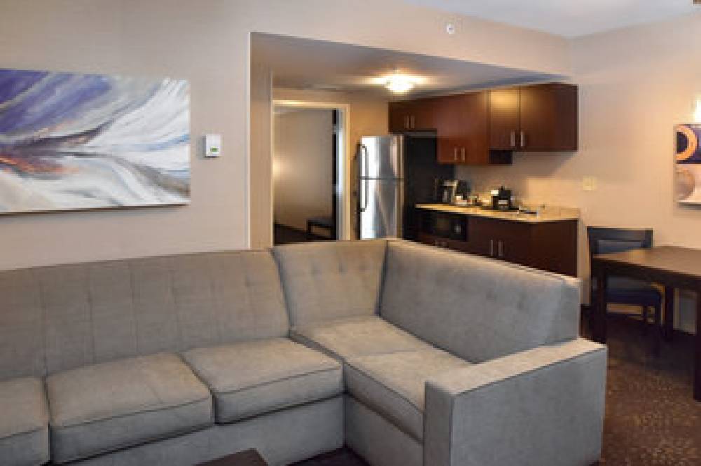 Holiday Inn CANTON (BELDEN VILLAGE) 5