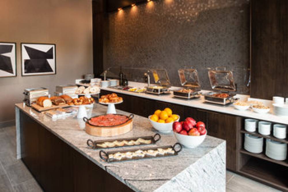HOLIDAY INN CHELSEA BY IHG 6