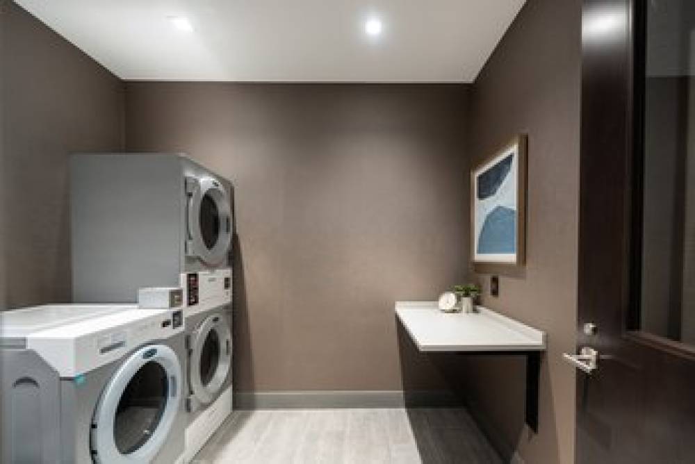 HOLIDAY INN CHELSEA BY IHG 7