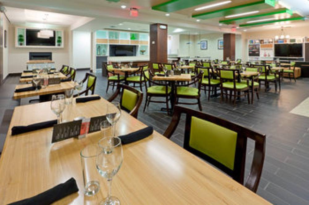 Holiday Inn CLARK - NEWARK AREA 9