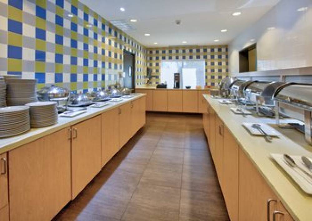 Holiday Inn DALLAS-FORT WORTH AIRPORT S  5